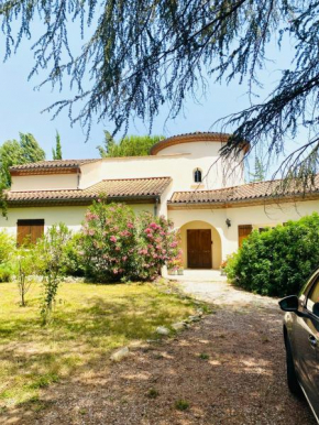 Élégante Villa dans un écrin de verdure, Revel
